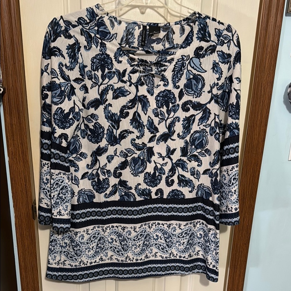 New Directions Blue and White 3/4 Sleeve Tunic Blouse